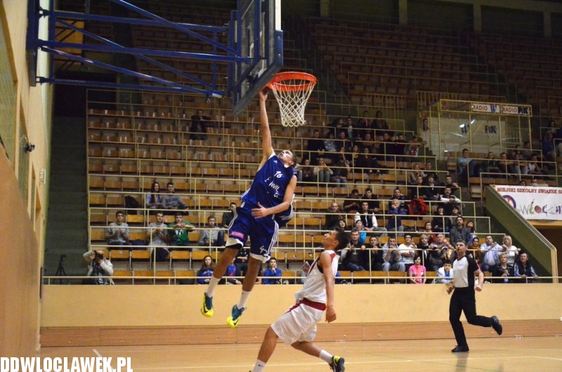 Mecz derbowy juniorów: AKM - TKM