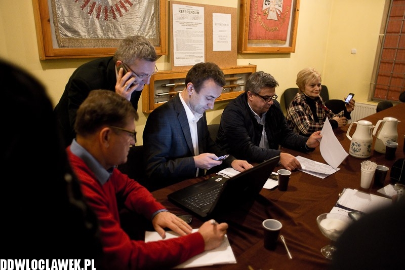 Wieczór referendalny w siedzibie Solidarności