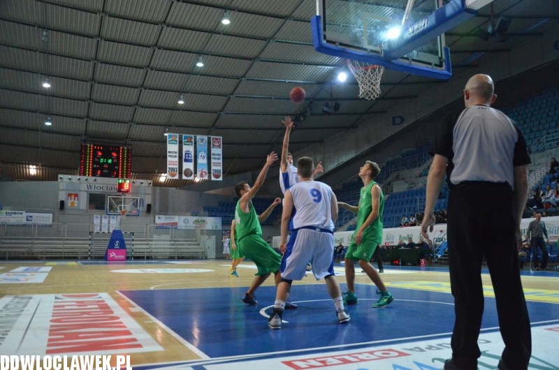 Derby w lidze juniorów: TKM - AKM