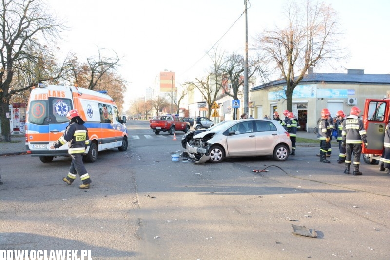 Zderzenie dwóch aut i autobusu MPK