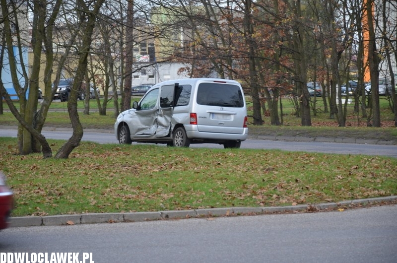 Zderzenie dwóch aut i utrudnienia w ruchu