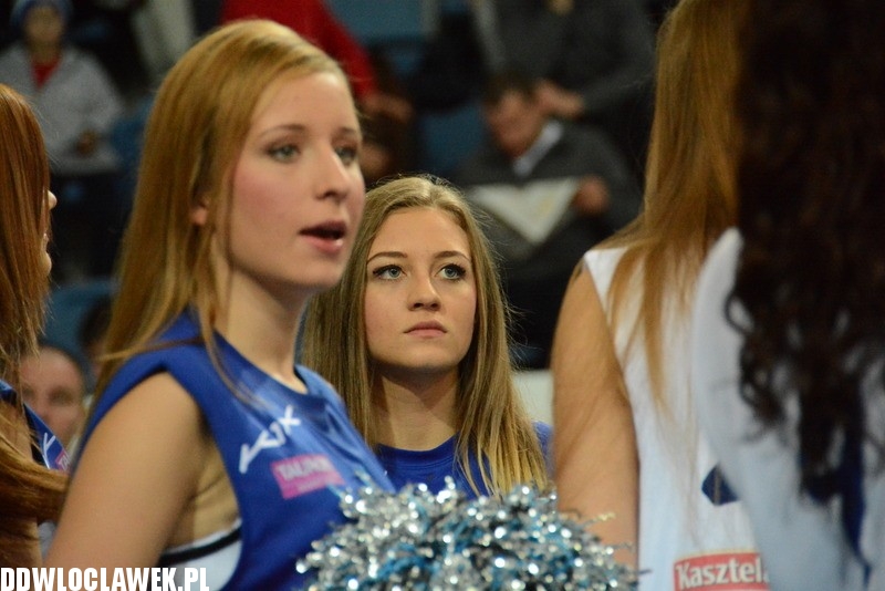 Anwil Dance Team na meczu Anwil - Asseco