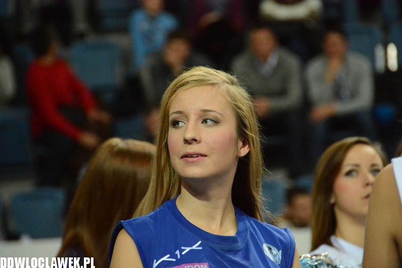 Anwil Dance Team na meczu Anwil - Asseco