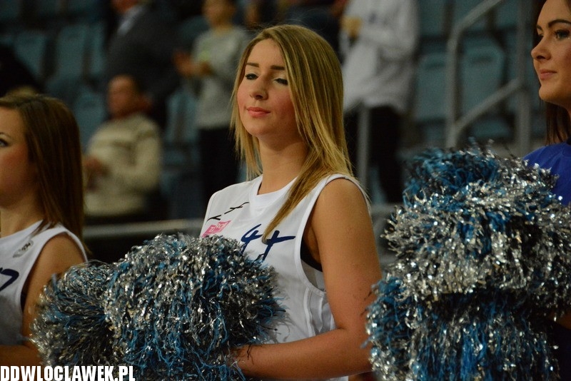 Anwil Dance Team na meczu Anwil - Asseco