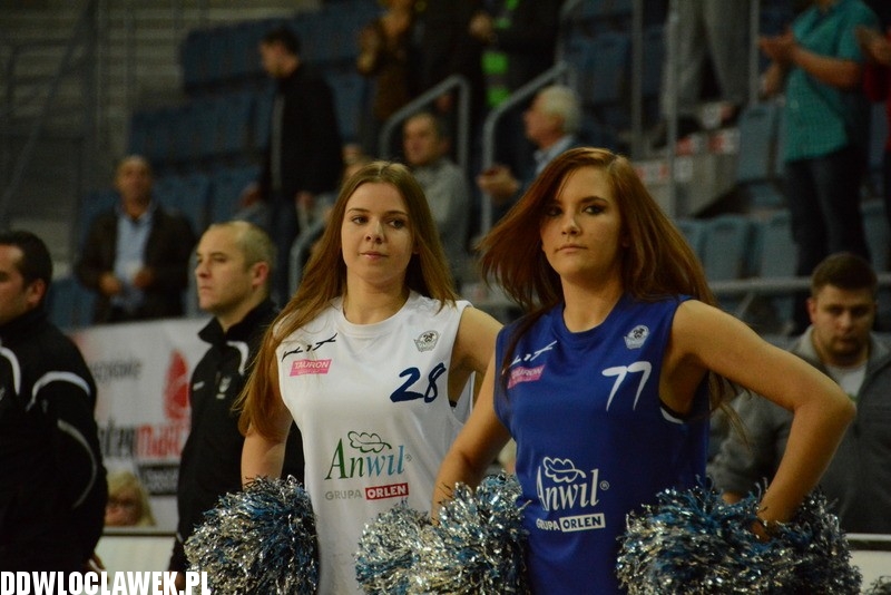 Anwil Dance Team na meczu Anwil - Asseco