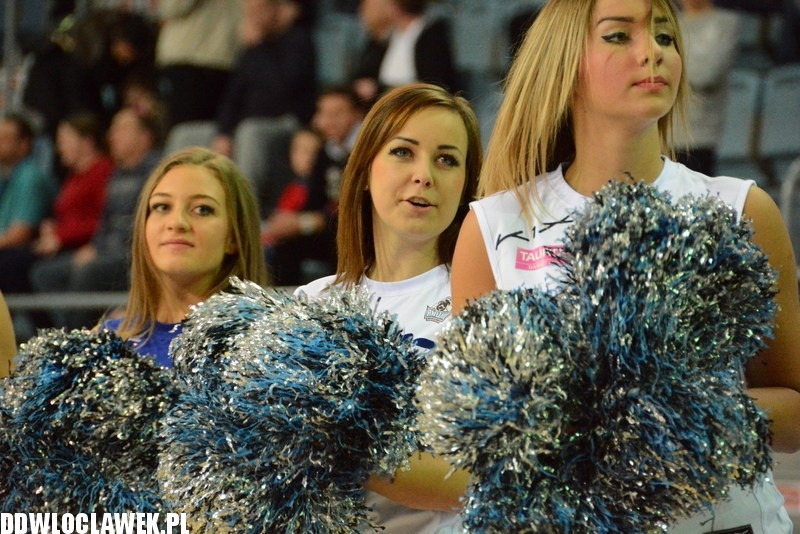 Anwil Dance Team na meczu Anwil - Asseco