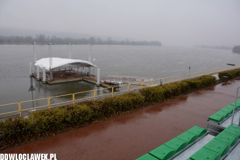Pływająca scena na Wiśle