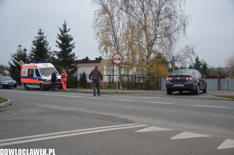 Karetka pogotowia uderzyła w volkswagena