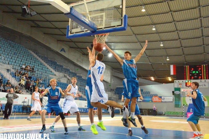 Juniorzy starsi: TKM - AKM