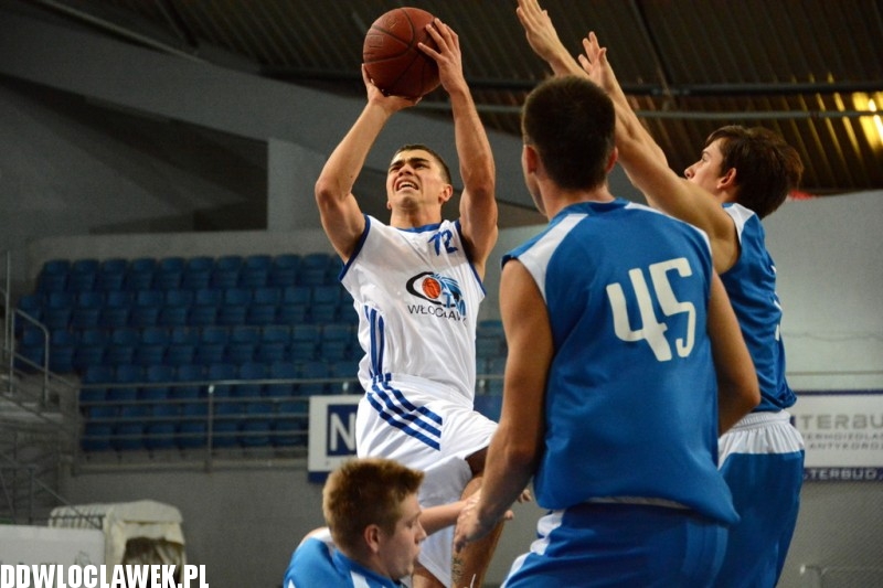 Juniorzy starsi: TKM - AKM