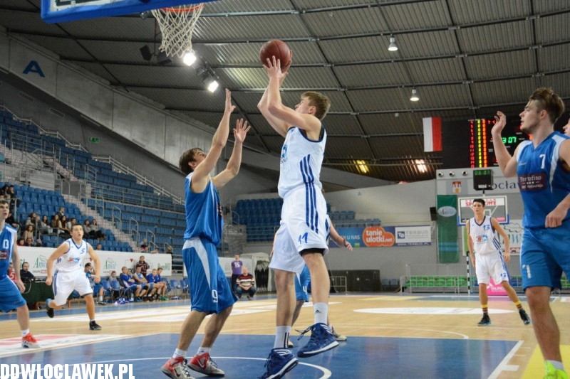 Juniorzy starsi: TKM - AKM