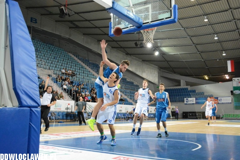 Juniorzy starsi: TKM - AKM