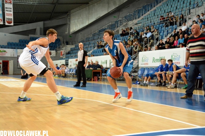 Juniorzy starsi: TKM - AKM