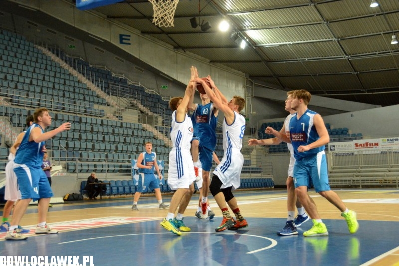 Juniorzy starsi: TKM - AKM