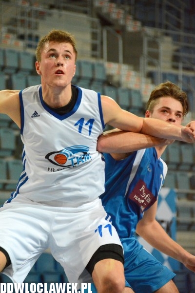 Juniorzy starsi: TKM - AKM