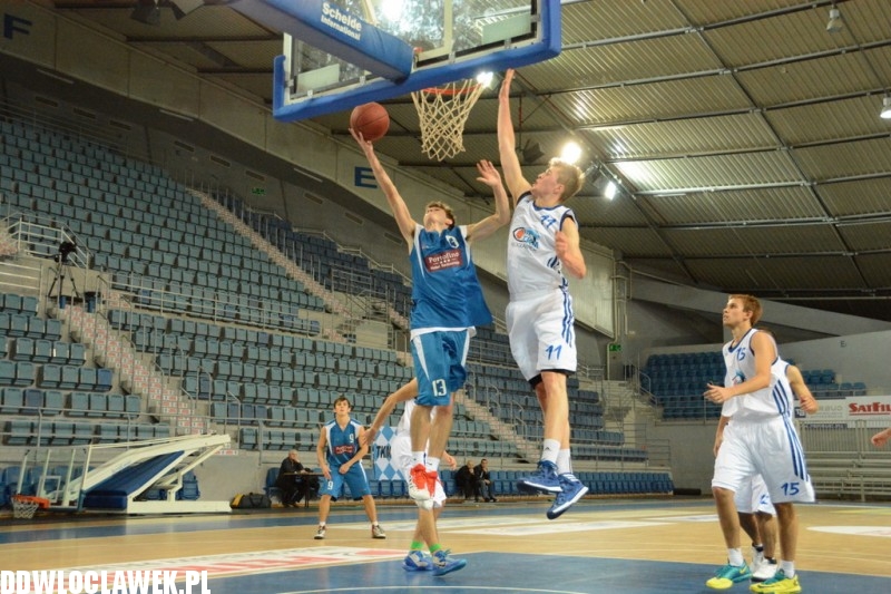 Juniorzy starsi: TKM - AKM