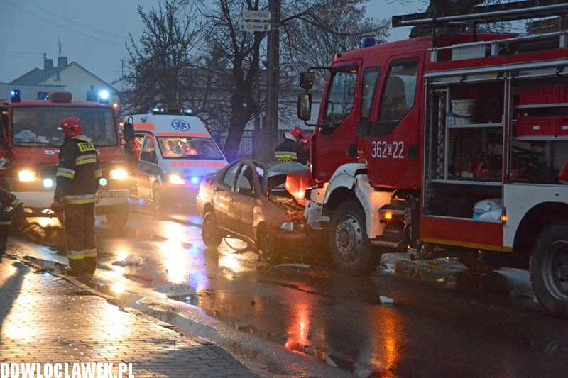 Groźny wypadek przy ul. Płockiej