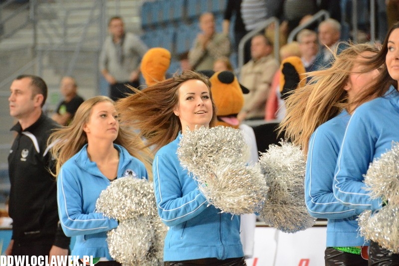 Cheerleaderki podczas meczu ze Stabilem