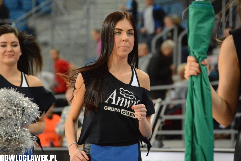 Cheerleaderki podczas meczu z Kotwicą