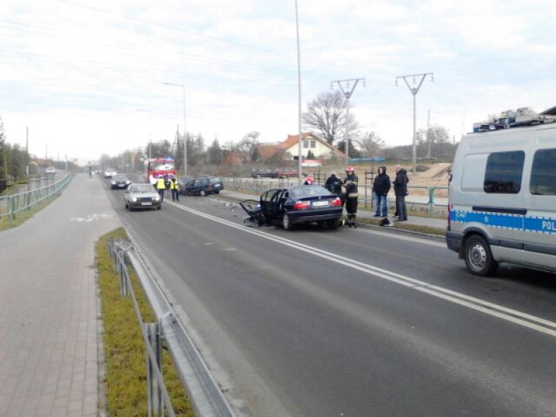 Kobieta została zakleszczona w BMW