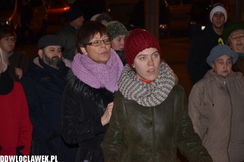 Wspólne kolędowanie na placu Wolności