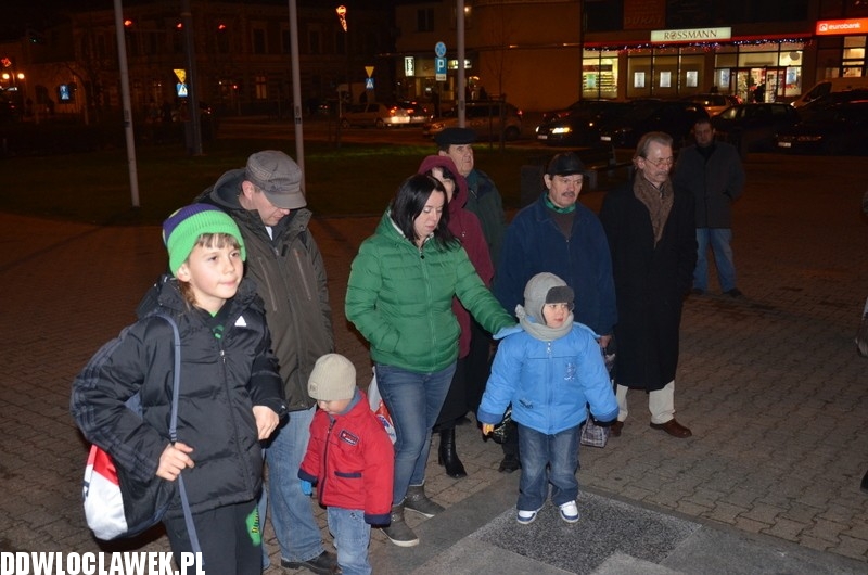 Wspólne kolędowanie na placu Wolności
