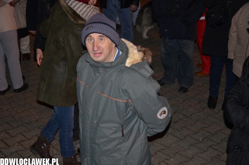 Wspólne kolędowanie na placu Wolności