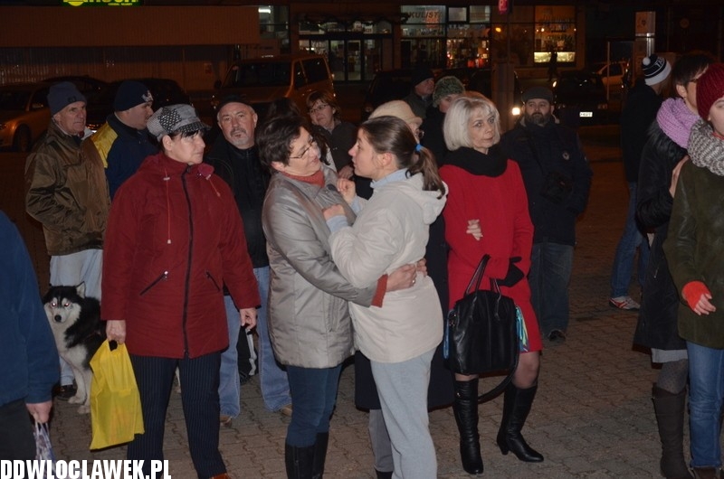 Wspólne kolędowanie na placu Wolności