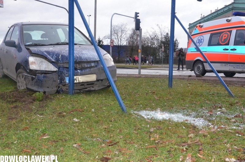 Uderzył autem w billboard na Południu!