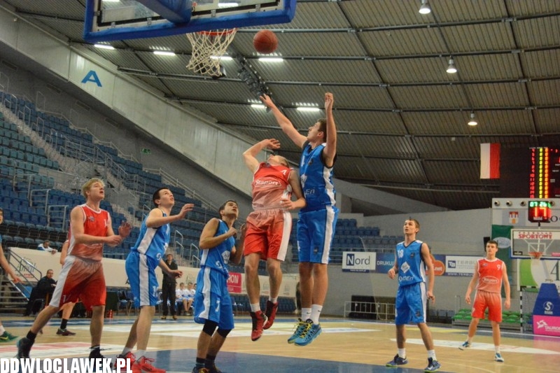 Juniorzy: TKM II - Basket Toruń
