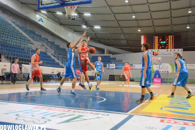 Juniorzy: TKM II - Basket Toruń