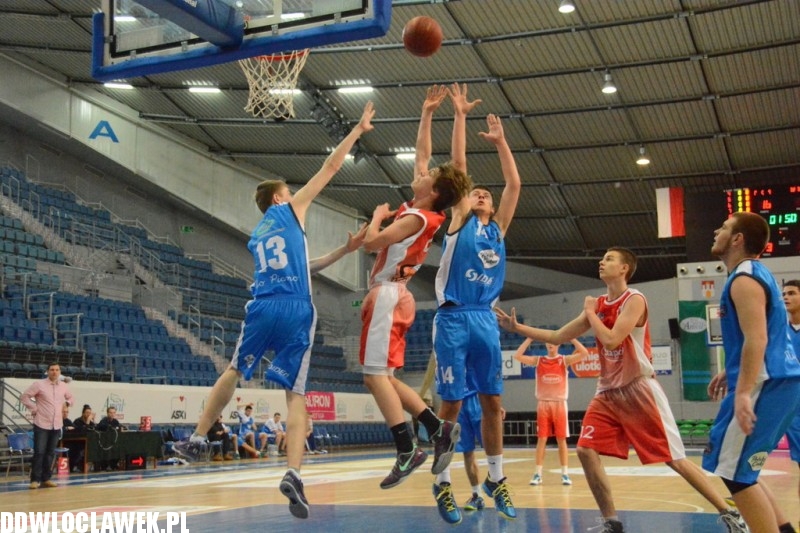 Juniorzy: TKM II - Basket Toruń