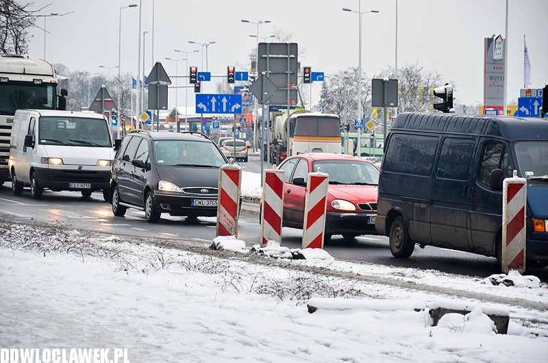 Ruch wahadłowy na moście nad Zgłowiączką