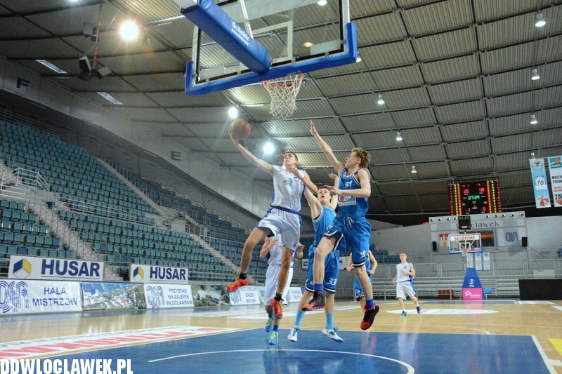 Bratobójcze derby w Hali Mistrzów