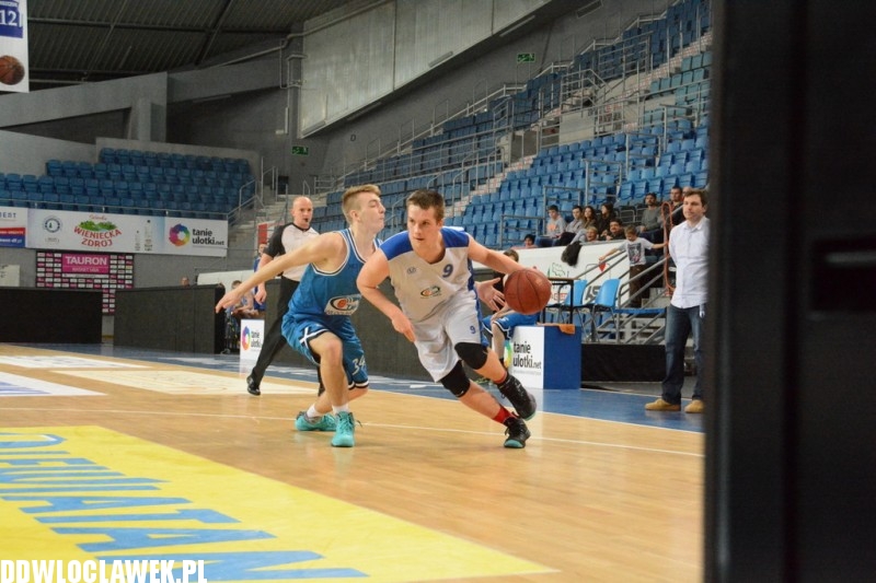 Bratobójcze derby w Hali Mistrzów