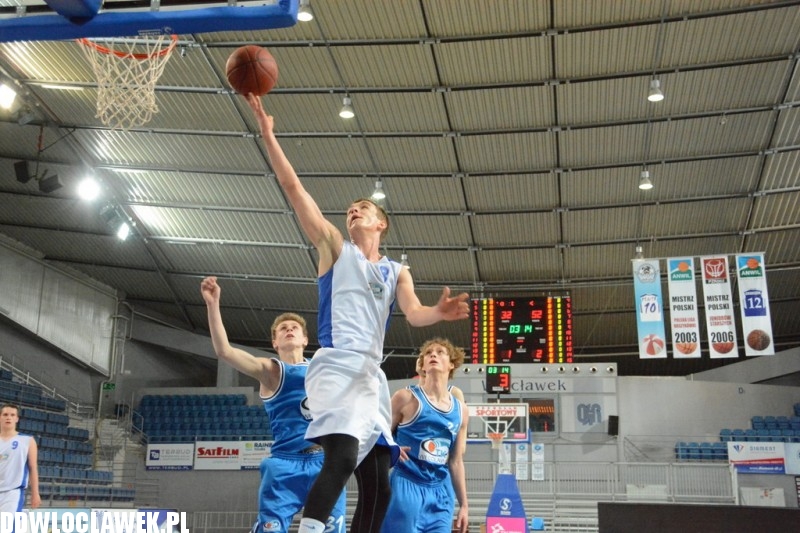 Bratobójcze derby w Hali Mistrzów
