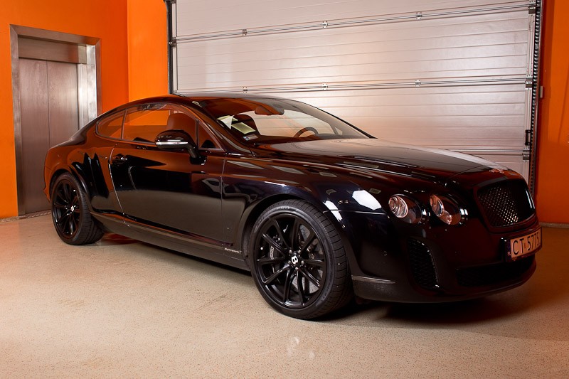 Bentley i modelki w Java Car Design [sesja foto]