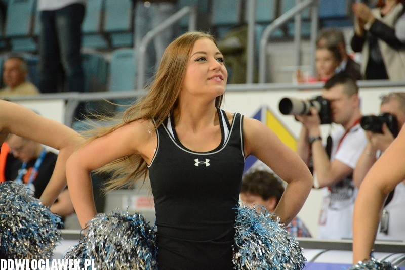 Cheerleaderki na meczu Anwil - Trefl Sopot