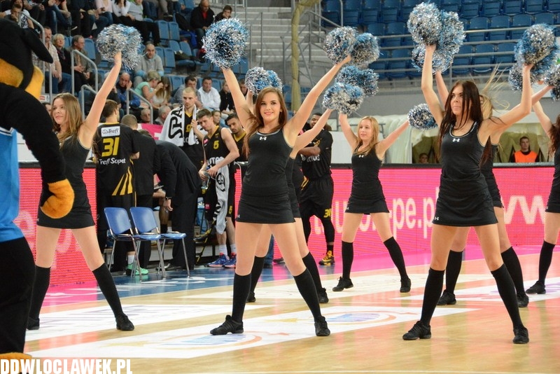 Cheerleaderki na meczu Anwil - Trefl Sopot