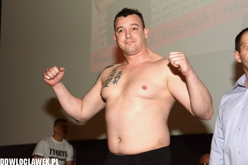 Ważenie zawodników przed galą MMA w Łasku