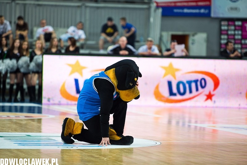 Anwil Dance Team na meczu z PGE Turowem