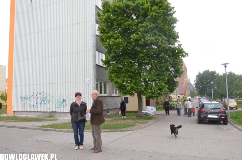 Protest mieszkańców bloku przy Ostrowskiej