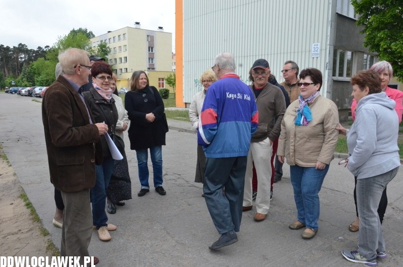 Protest mieszkańców bloku przy Ostrowskiej
