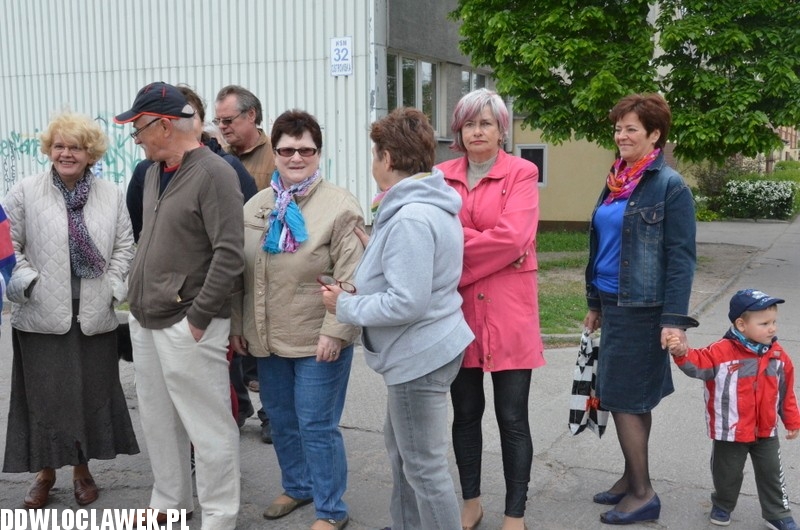 Protest mieszkańców bloku przy Ostrowskiej