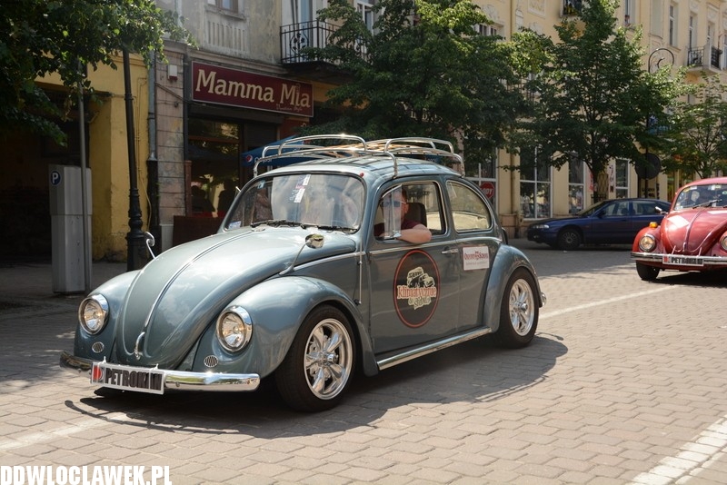 Parada garbusów ulicami Włocławka