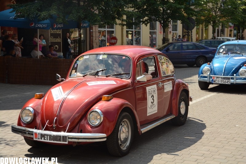 Parada garbusów ulicami Włocławka