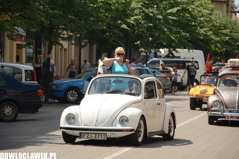Parada garbusów ulicami Włocławka