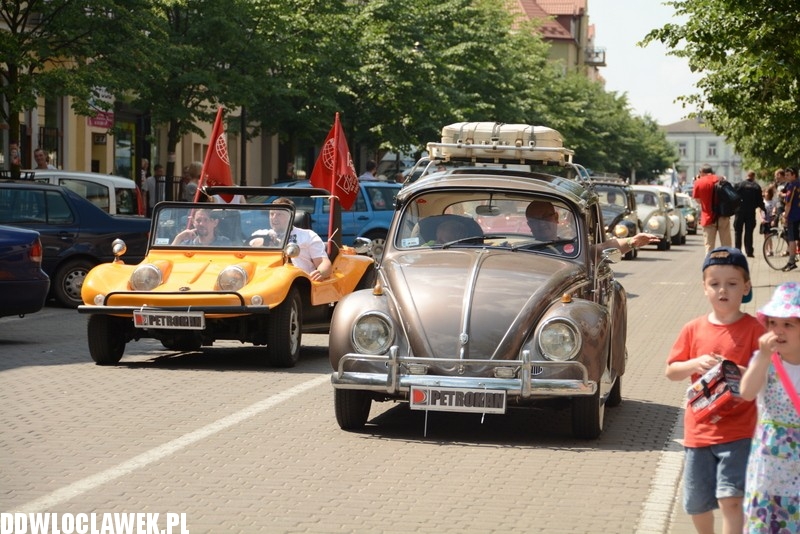Parada garbusów ulicami Włocławka