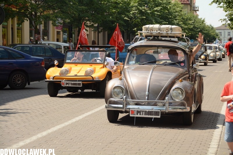 Parada garbusów ulicami Włocławka