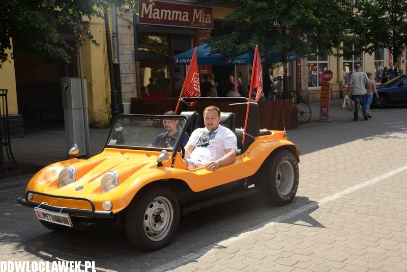 Parada garbusów ulicami Włocławka